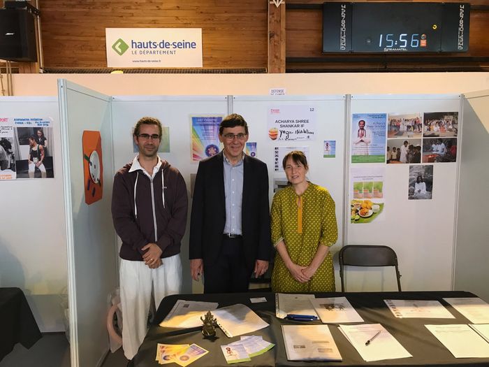 Forum des associations à Bourg-la-Reine, avec le maire